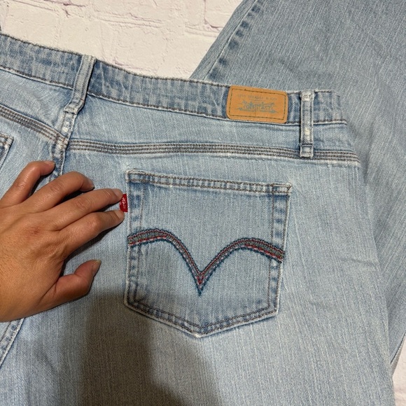 Levi’s 515 Capri Light Blue lightly distressed Denim jeans Women’s Plus size 40 - Picture 5 of 15